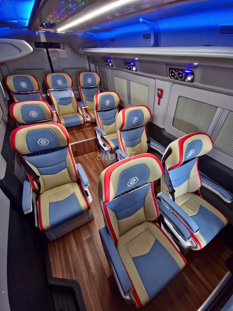 Thanh lí xe tồn Hyundai Solati Limousine 12 chỗ. Mua bán Phương tiện khác tại Quận Gò Vấp Tp Hồ Chí Minh được đăng bởi Thanh Vũ Limousine hình 3