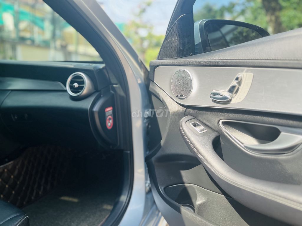 Mercedes Benz C Class 2017 C300 AMG - 118000 km