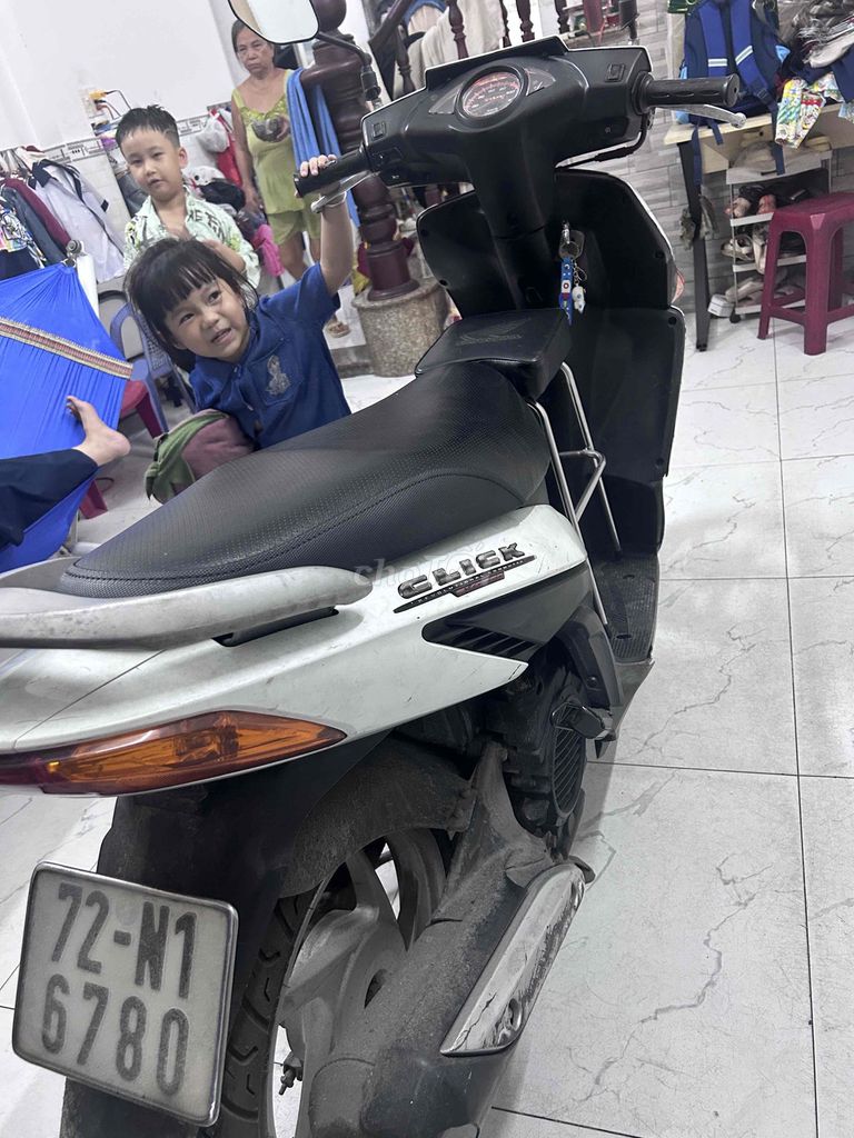 click trắng tinh. Mua bán Xe máy tại Huyện Bình Chánh Tp Hồ Chí Minh được đăng bởi Bé Nhi hình 2