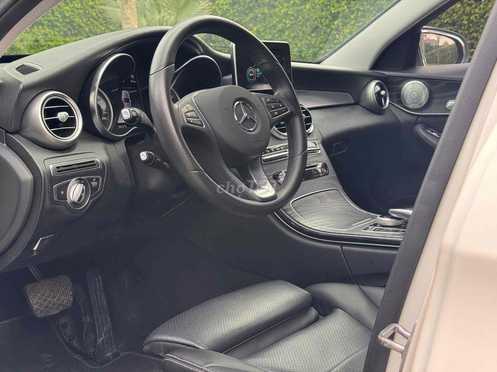 Mercedes C200 2018 Lướt 69.000 km. Mua bán Ô tô tại Quận Bình Tân Tp Hồ Chí Minh được đăng bởi Hoàng Thọ hình 4