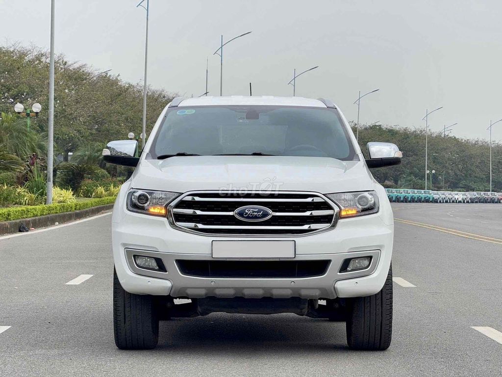 Ford Everest  2.0L  AT 4x2 Sx 2019 - 75000 km