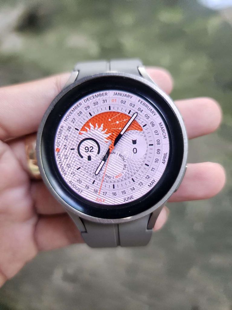 Samsung Watch 5 Pro 45mm Titan GPS Xám. Mua bán Thiết bị đeo thông minh tại Thành phố Rạch Giá Kiên Giang được đăng bởi Samsung  hình 1