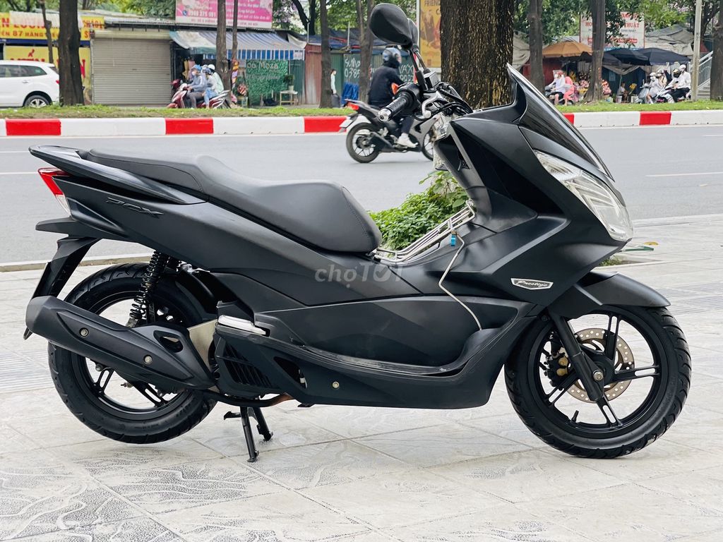 HONDA PCX ĐỜI MỚI ĐEN SẦN CHÍNH CHỦ 2020. Mua bán Xe máy tại Quận Nam Từ Liêm Hà Nội được đăng bởi MAI HÒA hình 6