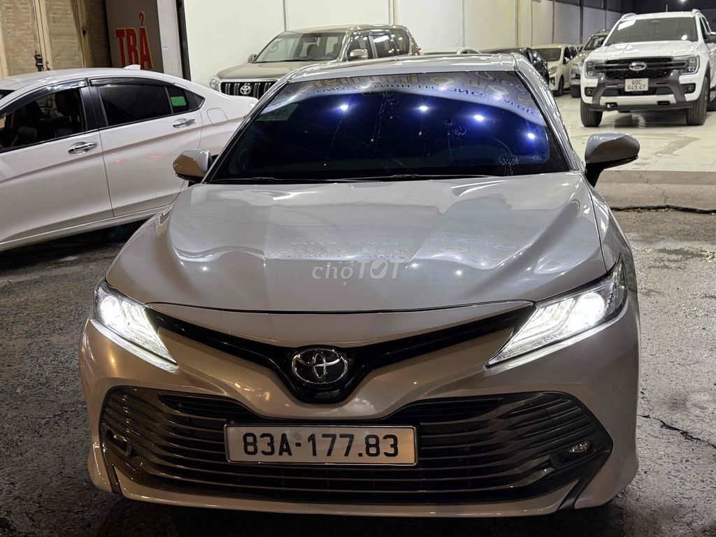 Toyota Camry 2.5Q 2022 siêu lướt 3 vạn KM