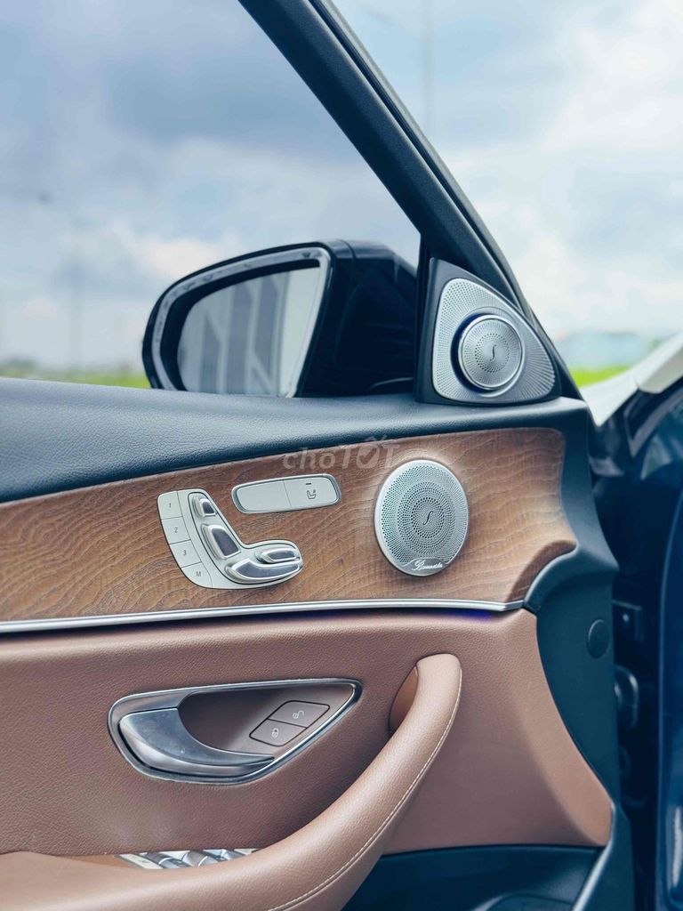 Mercedes Benz E Class 2017 E200 - 80.000km. Mua bán Ô tô tại Quận 7 Tp Hồ Chí Minh được đăng bởi Phạm Tân Tiến  hình 11