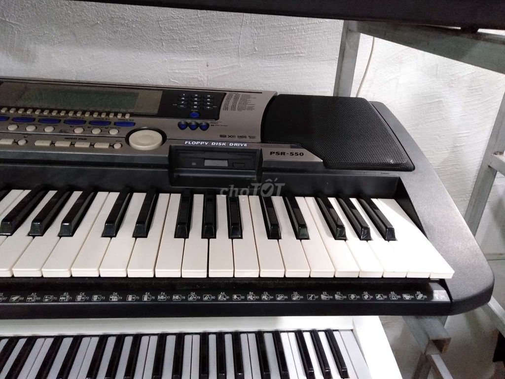 0785139114 - Đàn Organ Yamaha PSR 550