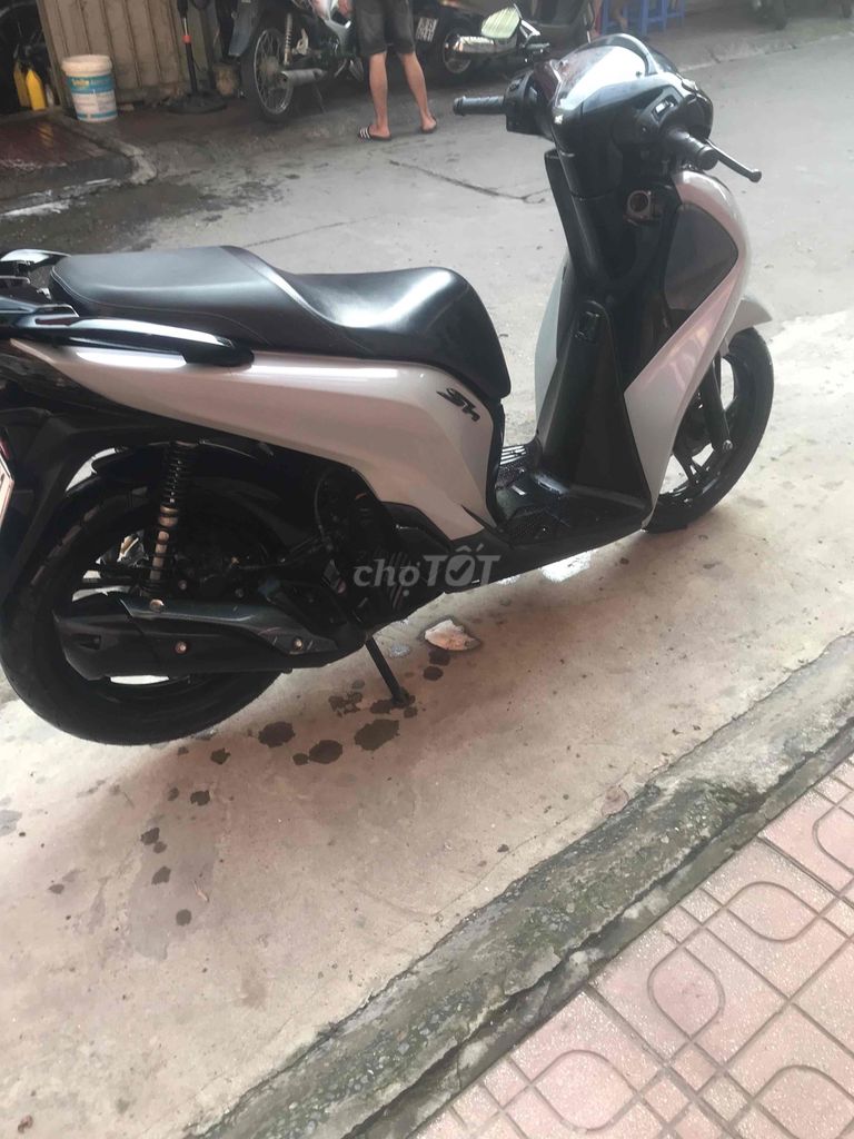 cần bán. Mua bán Xe máy tại Quận Hà Đông Hà Nội được đăng bởi nguyễn văn trường hình 6