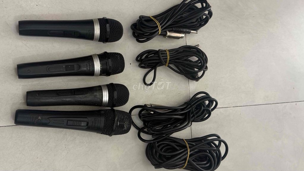 Microphone có dây Đen 4 cái. Mua bán Tivi, Âm thanh tại Quận 3 Tp Hồ Chí Minh được đăng bởi Truong Quyền hình 1