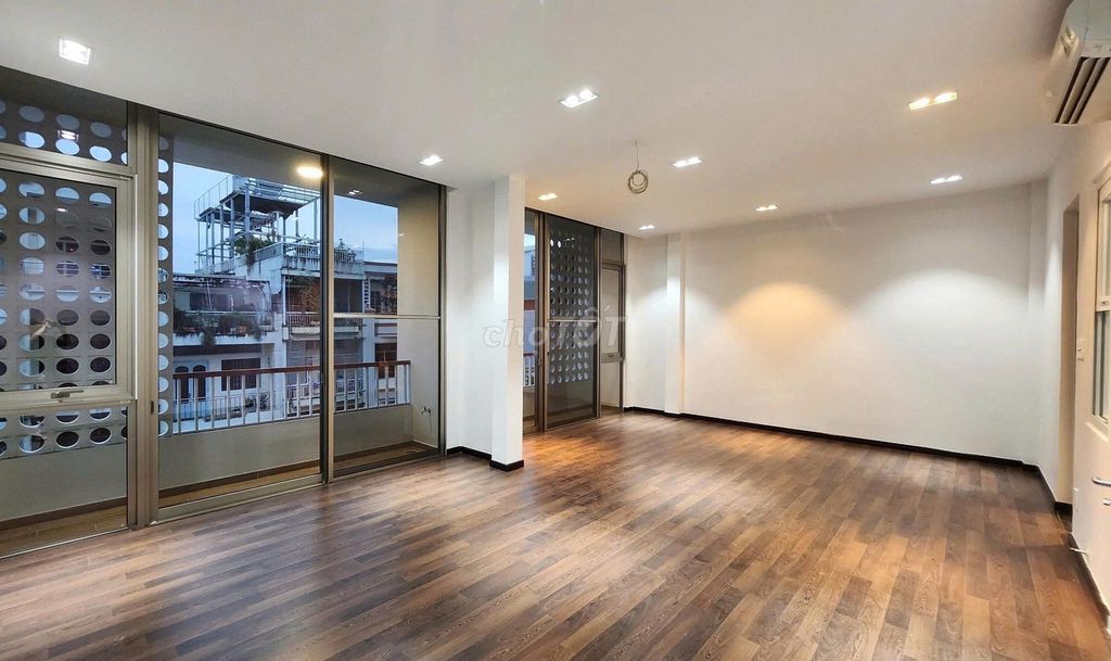 BIỆT THỰ CHO THUÊ - 134D Huỳnh Văn Bánh P.14 Q.PN- 8x18m -CÓ THANG MÁY - ảnh 4