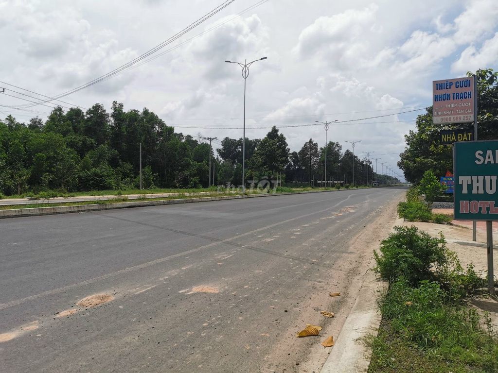 Bán đất MT Nguyễn Hữu Cảnh, Long Tân, Nhơn Trạch Cực đẹp. Mua bán đất tại Huyện Nhơn Trạch Đồng Nai được đăng bởi Lê Phương hình 2