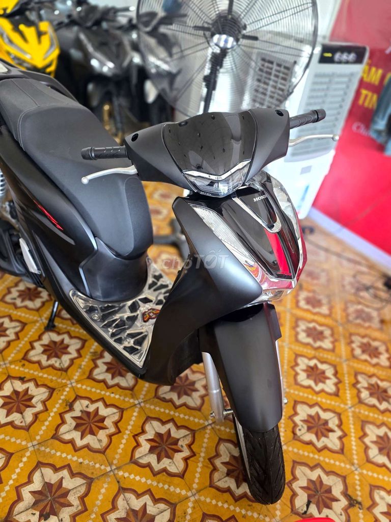 Honda sh 2024 mới chạy 1000km như xe mới cực đẹp. Mua bán Xe máy tại Quận Hải Châu Đà Nẵng được đăng bởi Toàn hình 3
