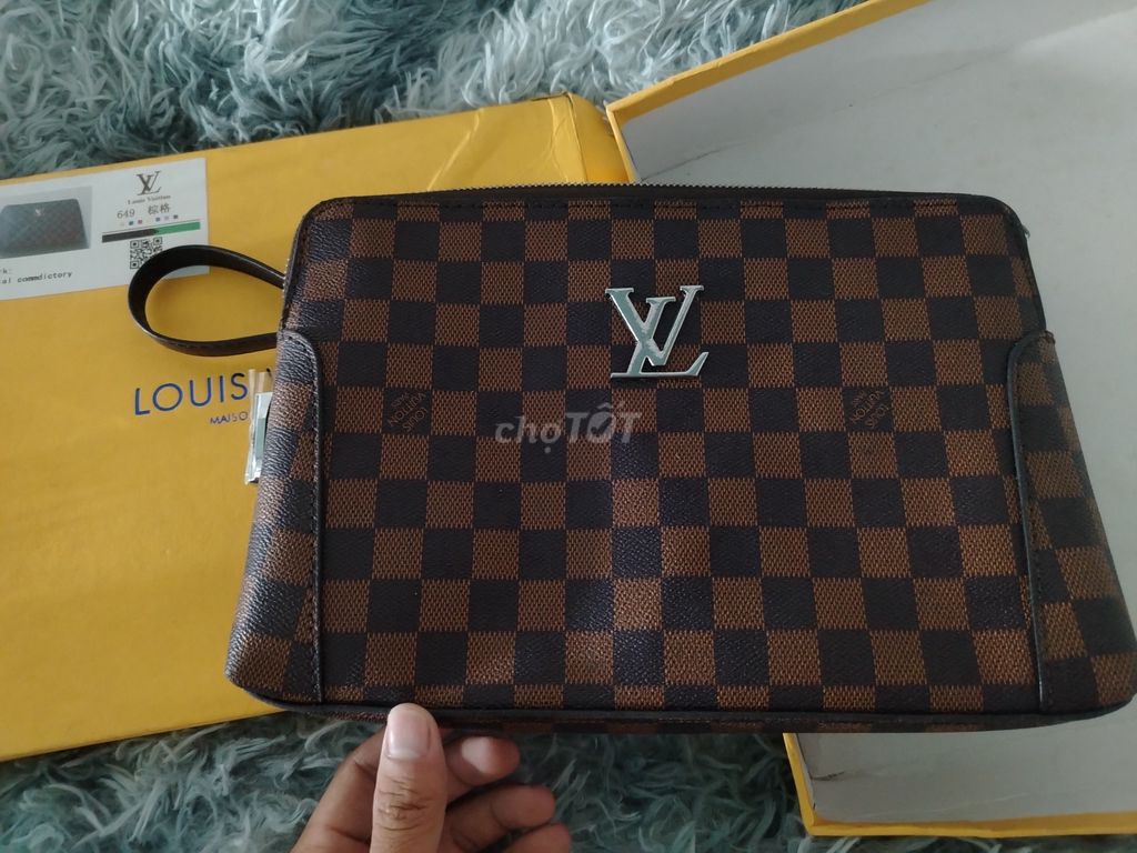 Túi Clutch LV Da Nam Nâu. Mua bán Túi xách tại Thị xã Bến Cát Bình Dương được đăng bởi Tú Duy hình 1