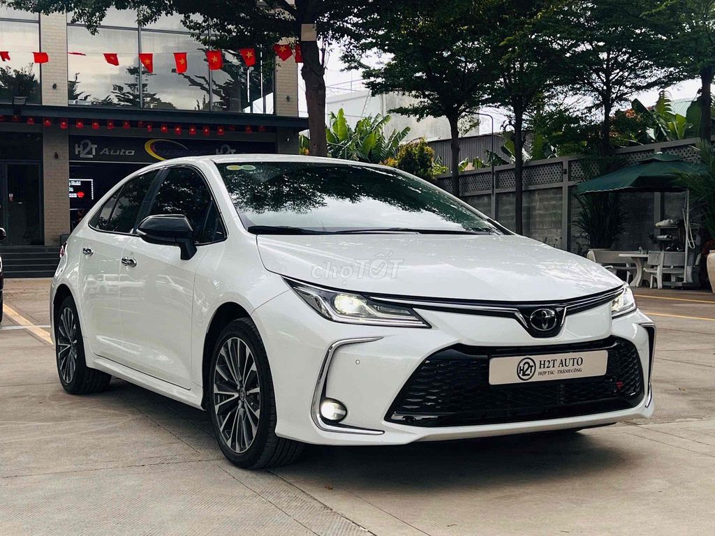 Toyota Corolla Altis 1.8V 2025 Trắng 14.000 km
