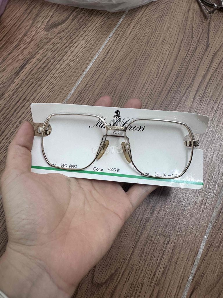 Gọng kính Mark Cross Titan bọc vàng Nhật Bản. Mua bán Phụ kiện thời trang khác tại Huyện Thanh Trì Hà Nội được đăng bởi Nguyễn dung hình 1