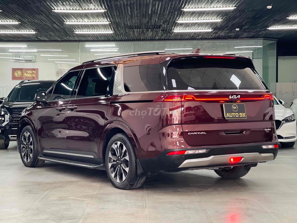 Kia Carnival Premium Model 2023 в отличном состоянии