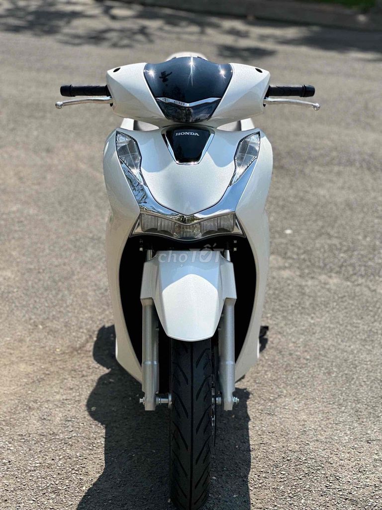 Honda SH 160i 2025 Trắng 1000 km. Mua bán Xe máy tại Quận Gò Vấp Tp Hồ Chí Minh được đăng bởi CHXM 86 chuyên bán xe trả góp hình 1