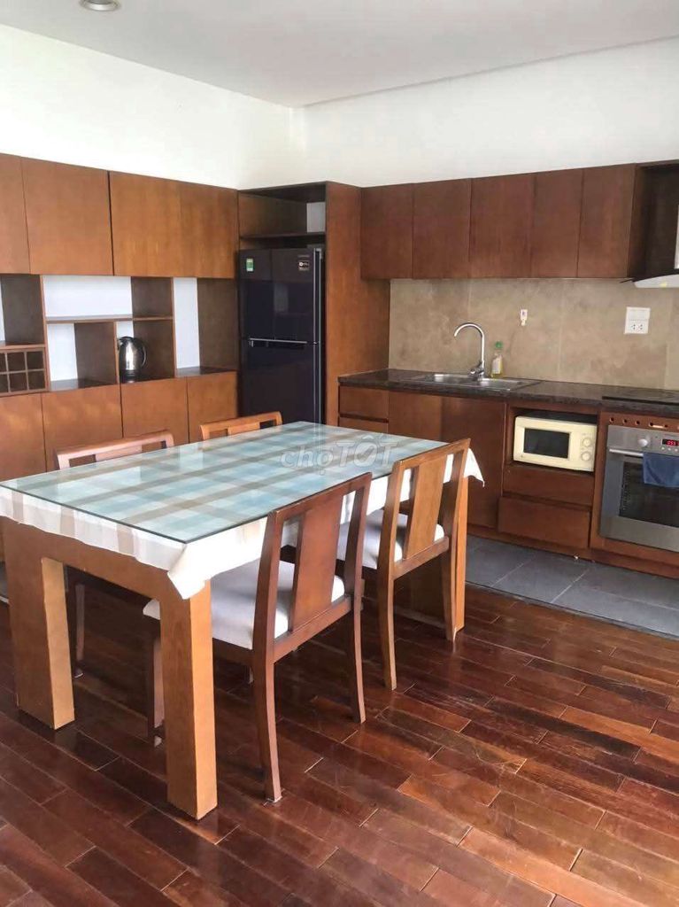 Продается отель на Западном озере в Куанг Кхане площадью 130 м², 6 тонн, 10 обслуживаемых апартаментов, 170 миллиардов долларов