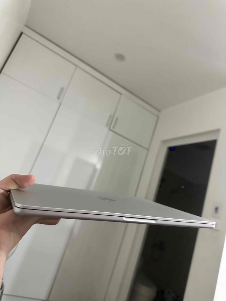 Apple Macbook Bạc. Mua bán Laptop tại Quận Bắc Từ Liêm Hà Nội được đăng bởi Đỗ đức anh hình 1