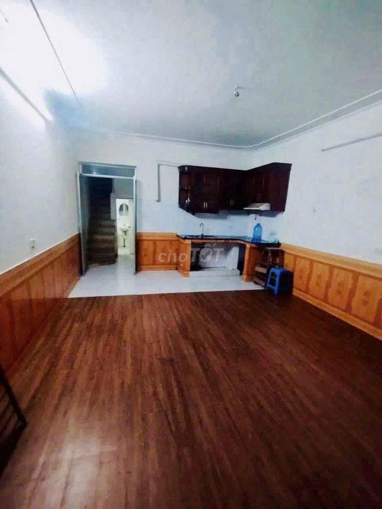 Дом целиком, Нгок Кхань, Бадинь, 35 кв.м на 3 этажа