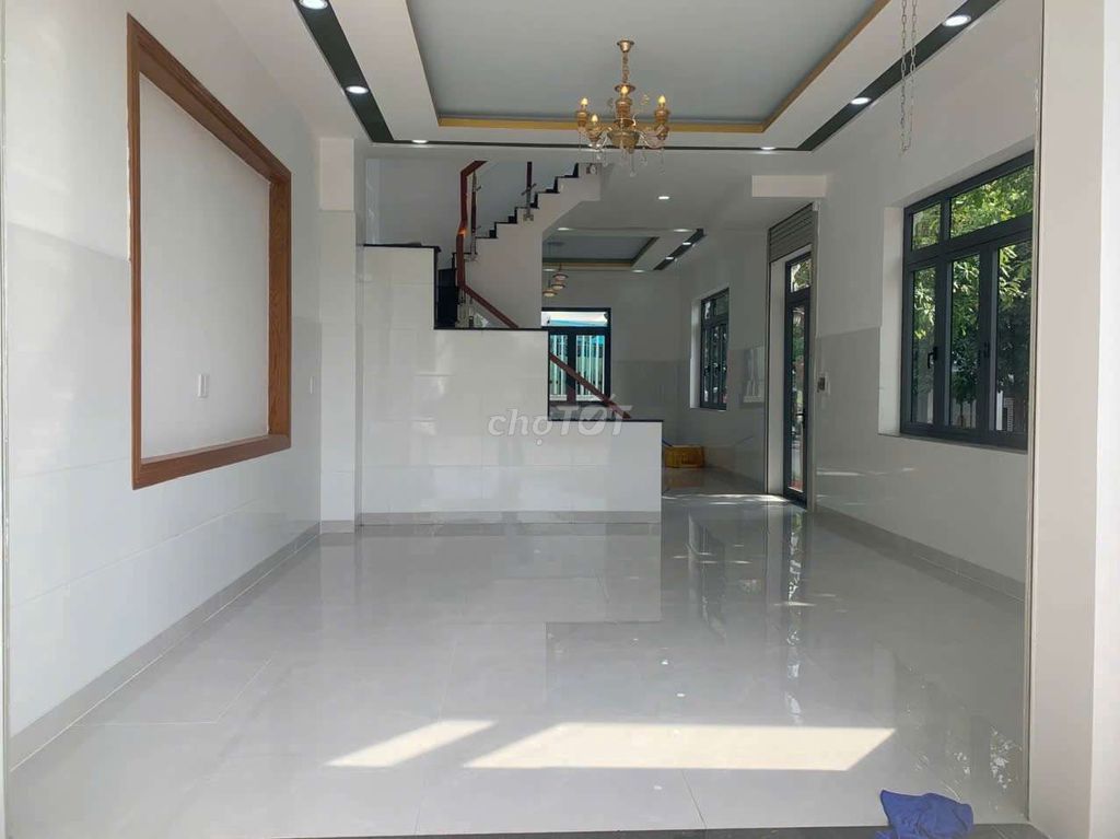 Căn góc 2 mặt tiền 200m2, 4 phòng ngủ, KDC Hoàng Nam 5, Tân Bình Dĩ An