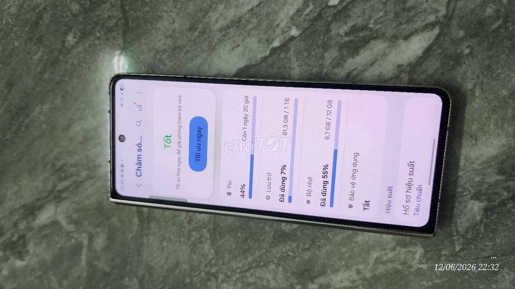 Samsung Fold4 chính hãng, bộ nhớ 1Tb Vàng Like New. Mua bán Điện thoại tại Quận Cầu Giấy Hà Nội được đăng bởi Minh Quang hình 1