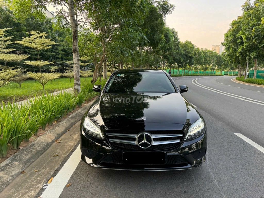 Mercedes Benz 2020 C180 - 50000 km. Mua bán Ô tô tại Quận Thanh Xuân Hà Nội được đăng bởi Nguyễn Tuấn Hoàng hình 4