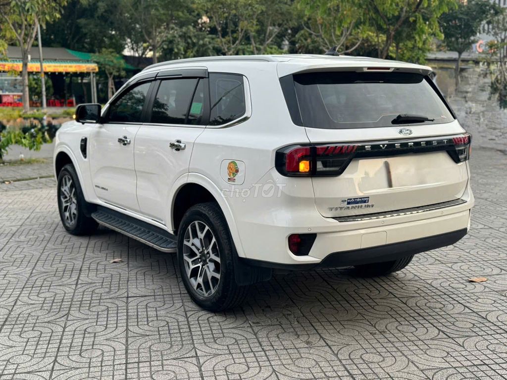 Ford Everest Titanium 2.0L 4x2 AT 2022- 20000 km. Mua bán Ô tô tại Quận 3 Tp Hồ Chí Minh được đăng bởi Trần Hoàng Long hình 12
