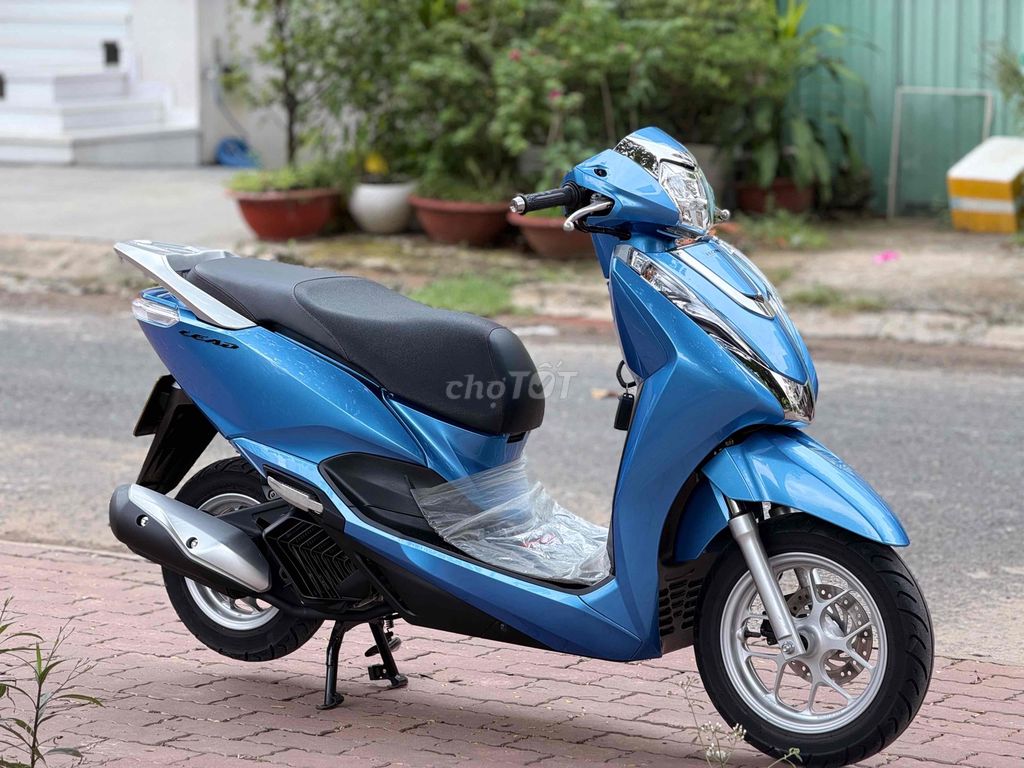 Honda Lead 125cc ледяной синий 13000 км
