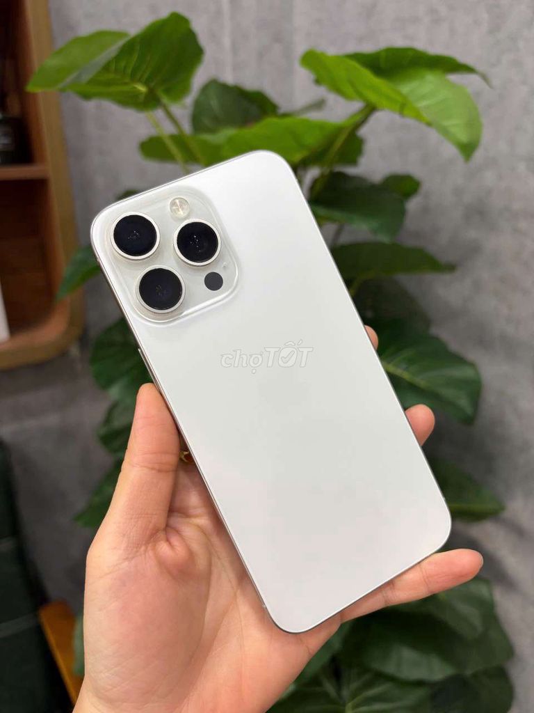 Apple iPhone 15 Pro Max 256GB Trắng 98%. Mua bán Điện thoại tại Thành phố Buôn Ma Thuột Đắk Lắk được đăng bởi Định Phone47 hình 1
