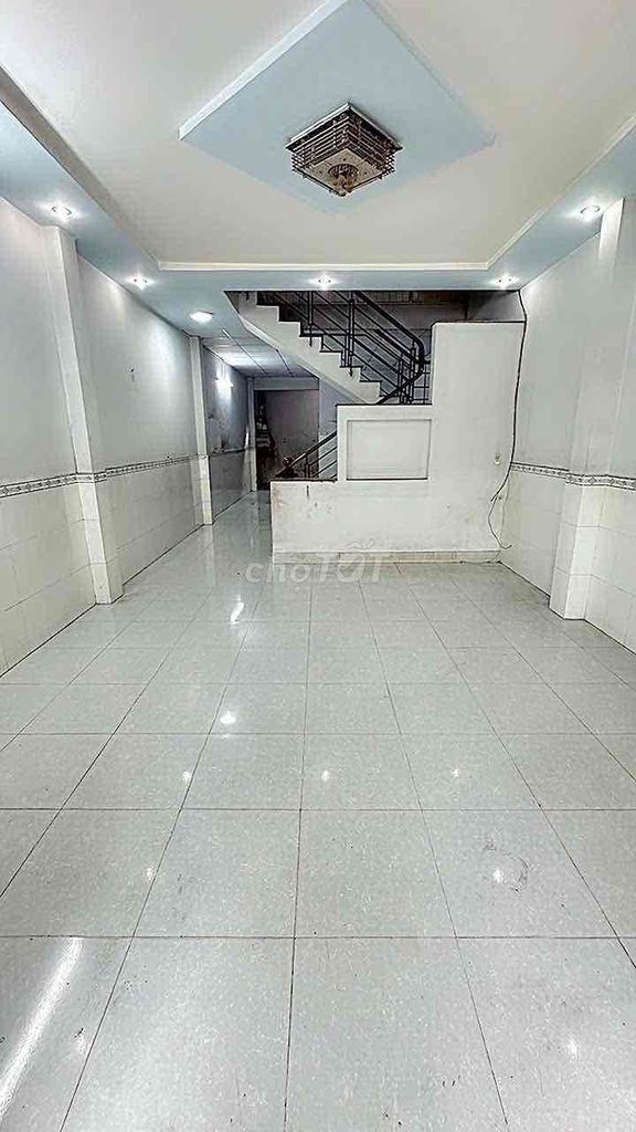 nhà 4,5x18m, 1 lầu có 3 pha, 2 phòng ngủ 2wc, liên khu 5 6