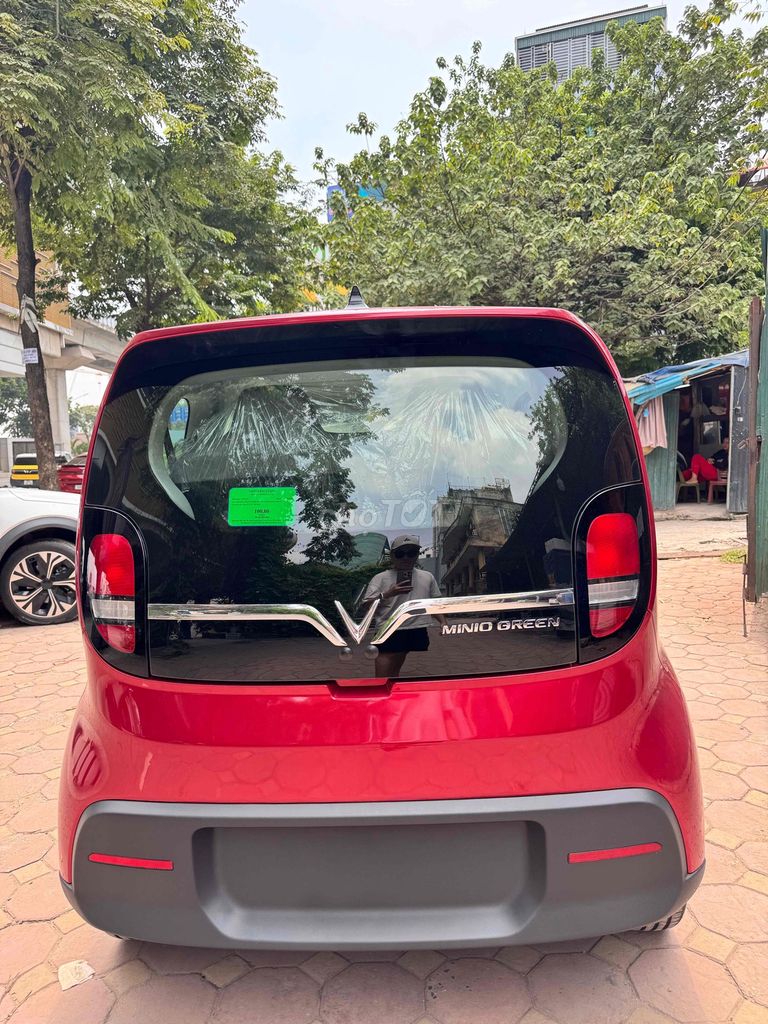 Электромобиль VinFast Minio Green, красный, новый