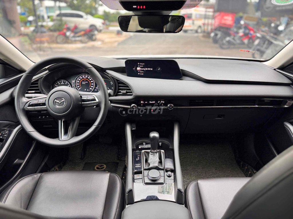 Mazda 3 1.5 Luxury - Sedan - 23.000km. Mua bán Ô tô tại Quận 8 Tp Hồ Chí Minh được đăng bởi Cửa hàng ô tô cũ TRUST CARS hình 14