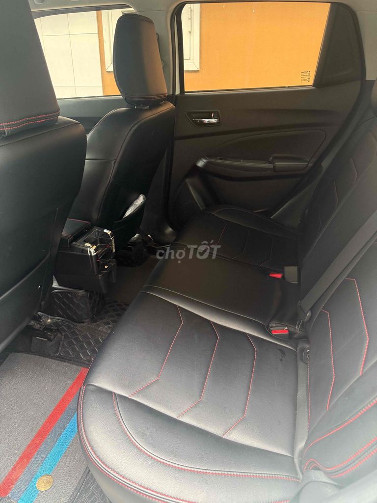 Suzuki Swift 2019 GLX 1.2 CVT - 53000 km. Mua bán Ô tô tại Quận Thanh Khê Đà Nẵng được đăng bởi Hoà Trần hình 5