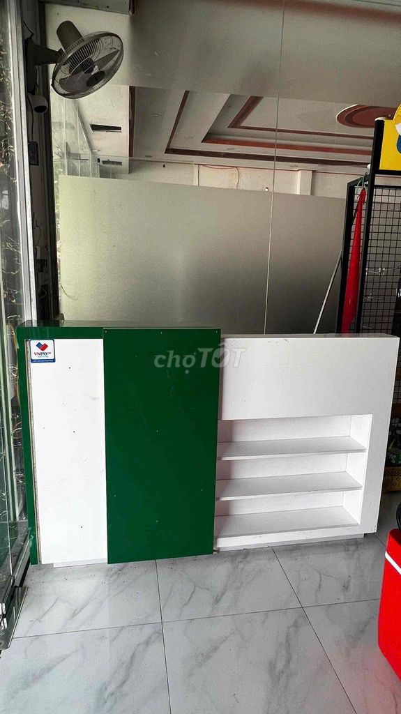 Quầy lễ tân Gỗ An Cường Trắng, Xanh lá Có đèn LED. Mua bán Đồ dùng văn phòng tại Thị xã Bến Cát Bình Dương được đăng bởi Pham Van Huy hình 1