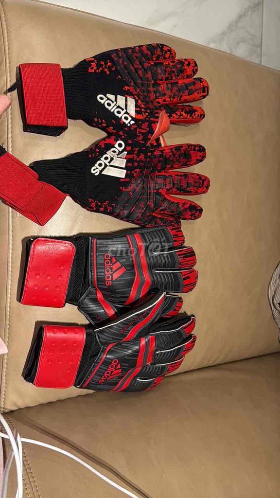Găng tay thủ môn adidas 2 đôi used. Mua bán Đồ thể thao, Dã ngoại tại Quận Thanh Xuân Hà Nội được đăng bởi Nguyễn Phương Anh hình 1