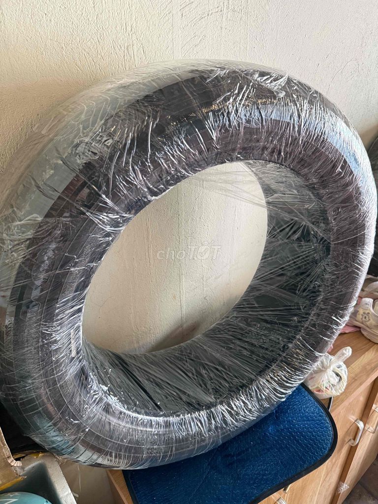 cần bán lốp 225/55R18. Mua bán Phụ tùng xe tại Huyện Gia Lâm Hà Nội được đăng bởi Đỗ Toàn hình 1