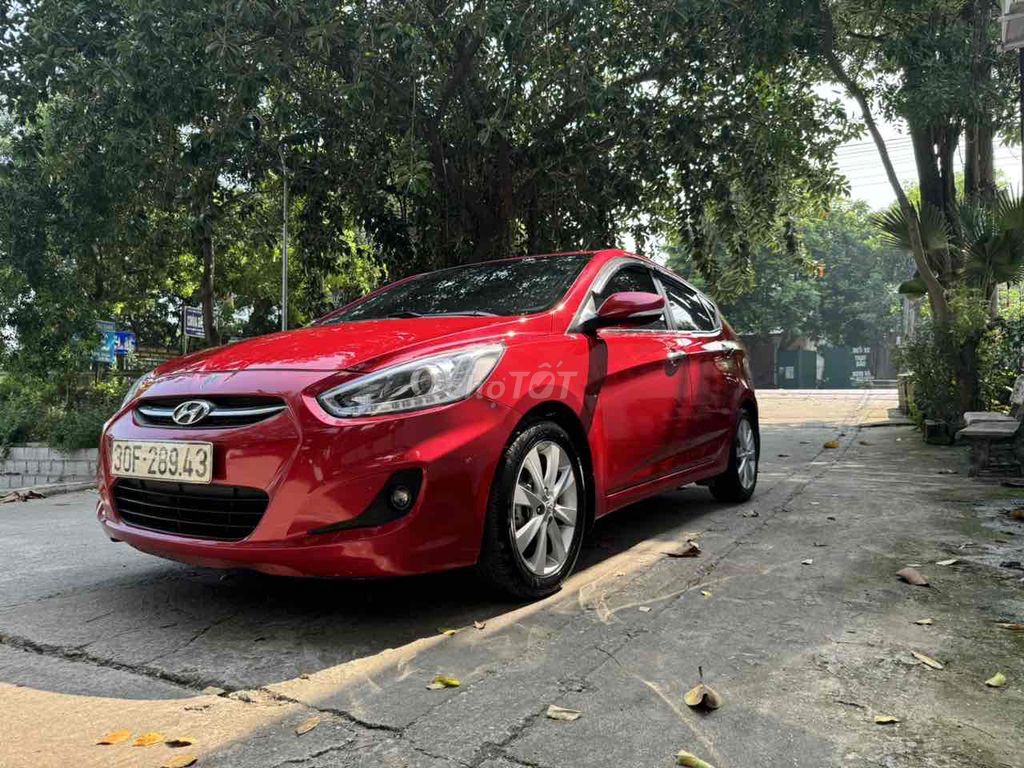 Hyundai Accent 2015 1.4 AT Hatchback - 100000 km