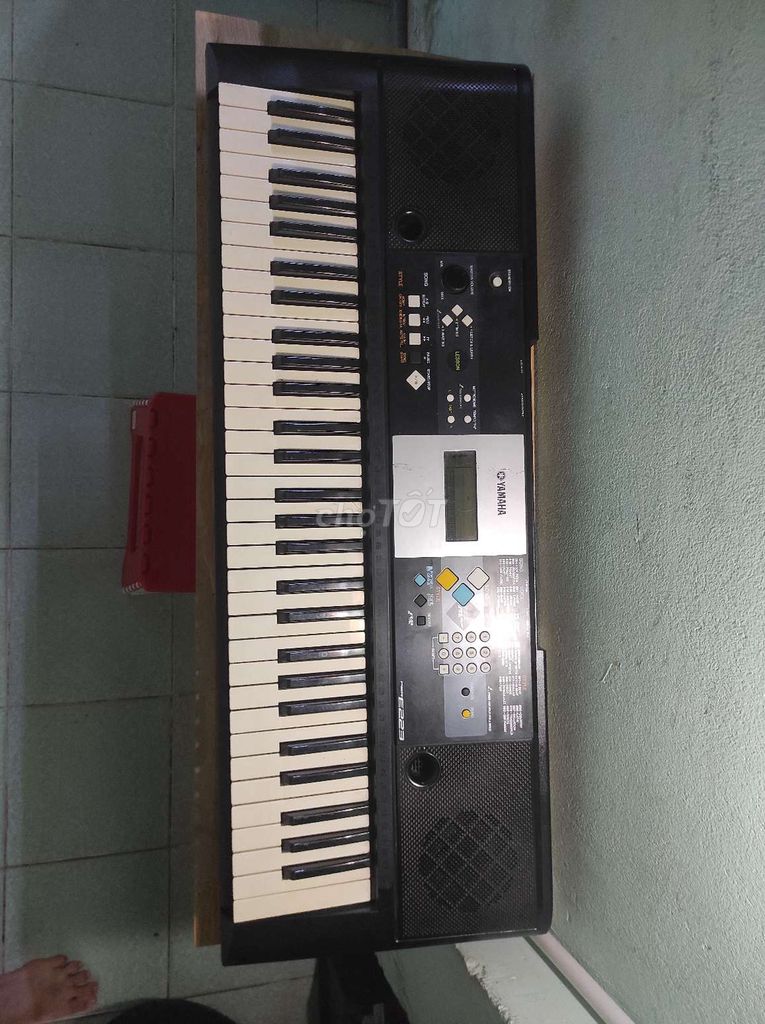 đàn organ Yamaha e223