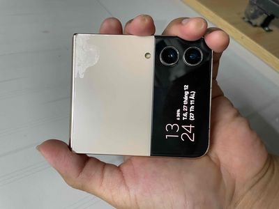 Xác samsung Zlip 4 hư màn, main bao full. Mua bán Điện thoại tại Quận 12 Tp Hồ Chí Minh được đăng bởi Tính