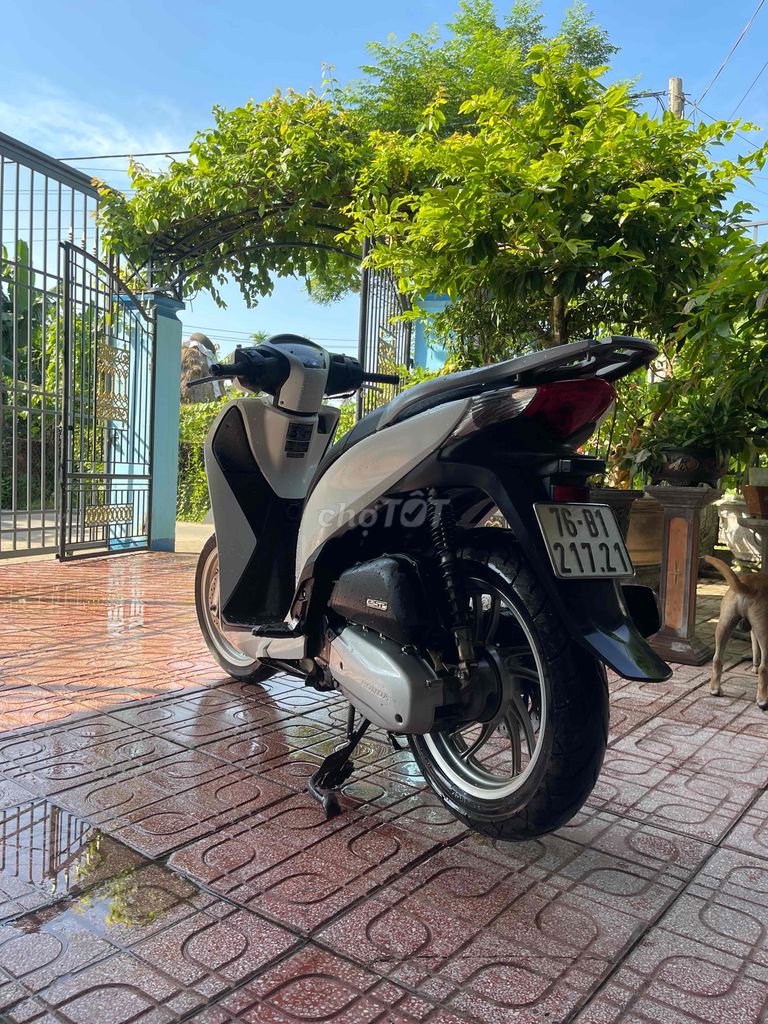 xe sh gia đình dư Sài. Mua bán Xe máy tại Thành phố Quảng Ngãi Quảng Ngãi được đăng bởi Quynh hình 4