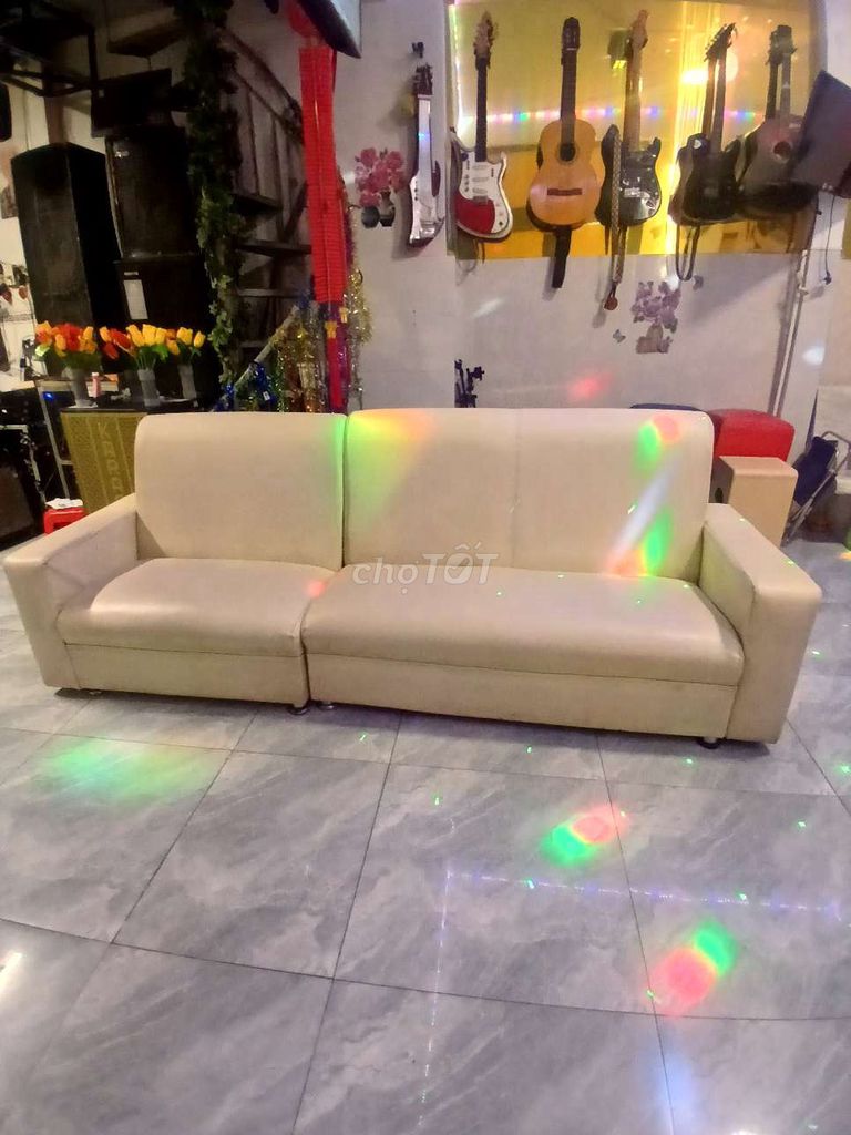 Ghế sofa Da Nhiều màu 3 ghế. Mua bán Bàn ghế tại Quận 10 Tp Hồ Chí Minh được đăng bởi Công Tran hình 1