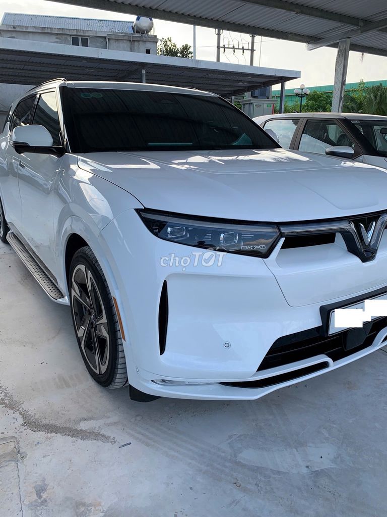 VinFast VF9 Plus màu trắng trần thép 7 chỗ 2024. Mua bán Ô tô tại Quận Hoàn Kiếm Hà Nội được đăng bởi Chin Chít hình 1