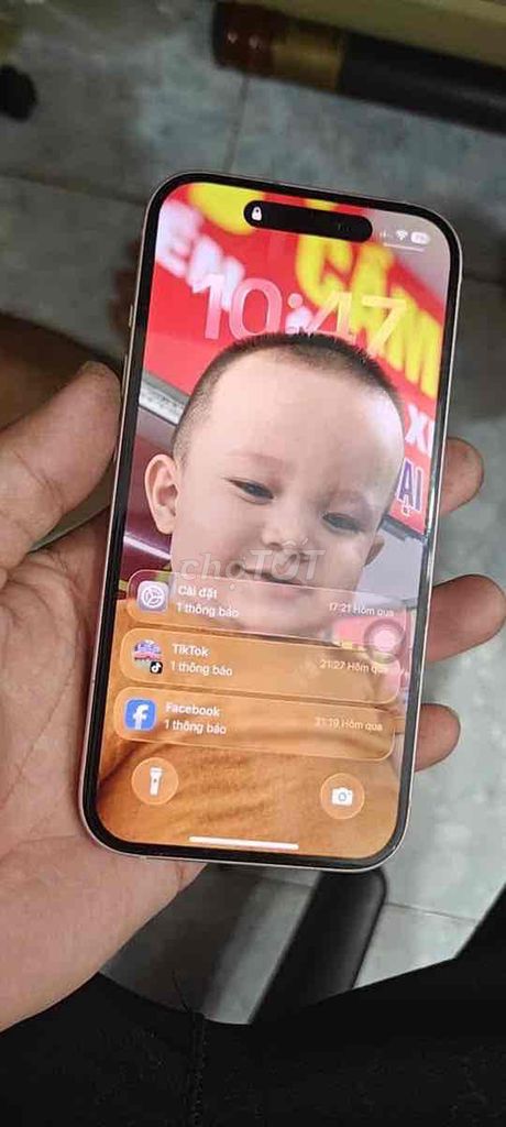 Iphone 15 thường hồng. Mua bán Điện thoại tại Quận 12 Tp Hồ Chí Minh được đăng bởi Như Quỳnh hình 1