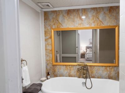Chung cư Khải Hoàn căn góc 95m2, 2PN, 2WC Giá 14 tr/th full nội thất