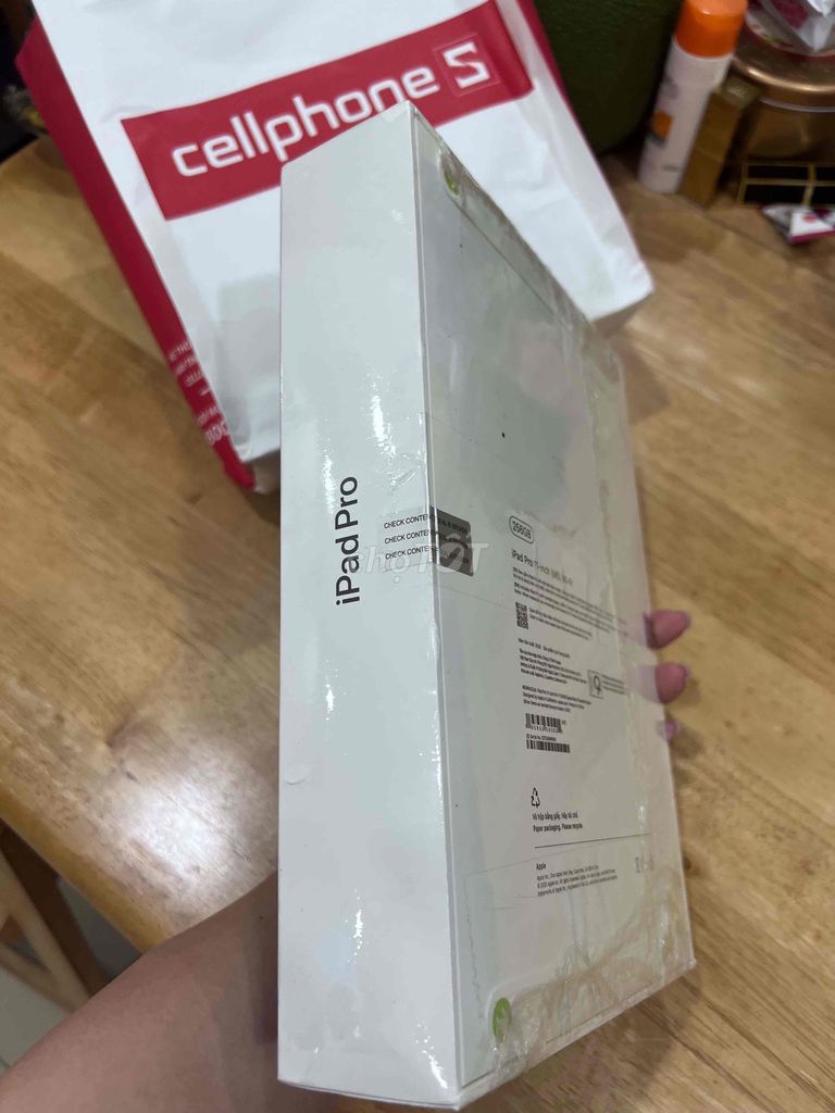 IPAD PRO M5 11inch 256G wifi NEW SEAL cellphones. Mua bán Máy tính bảng tại Quận 12 Tp Hồ Chí Minh được đăng bởi Út Trần hình 1