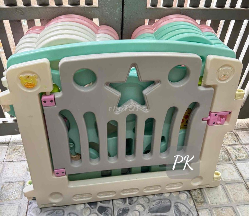 Thanh lý quây lắp ghép 1m5x1m5 kèm thảm bóng