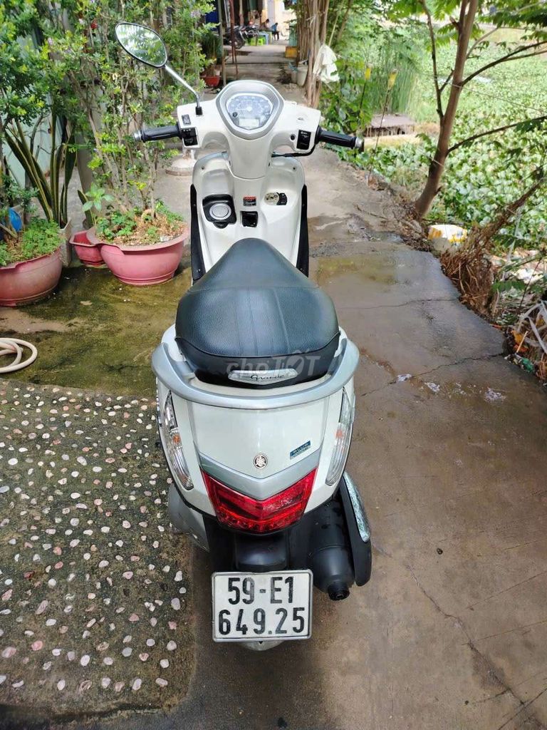 Yamaha Nozza Grande 125 2015 Trắng 9819 km. Mua bán Xe máy tại Quận Gò Vấp Tp Hồ Chí Minh được đăng bởi Pham Van Hung hình 2
