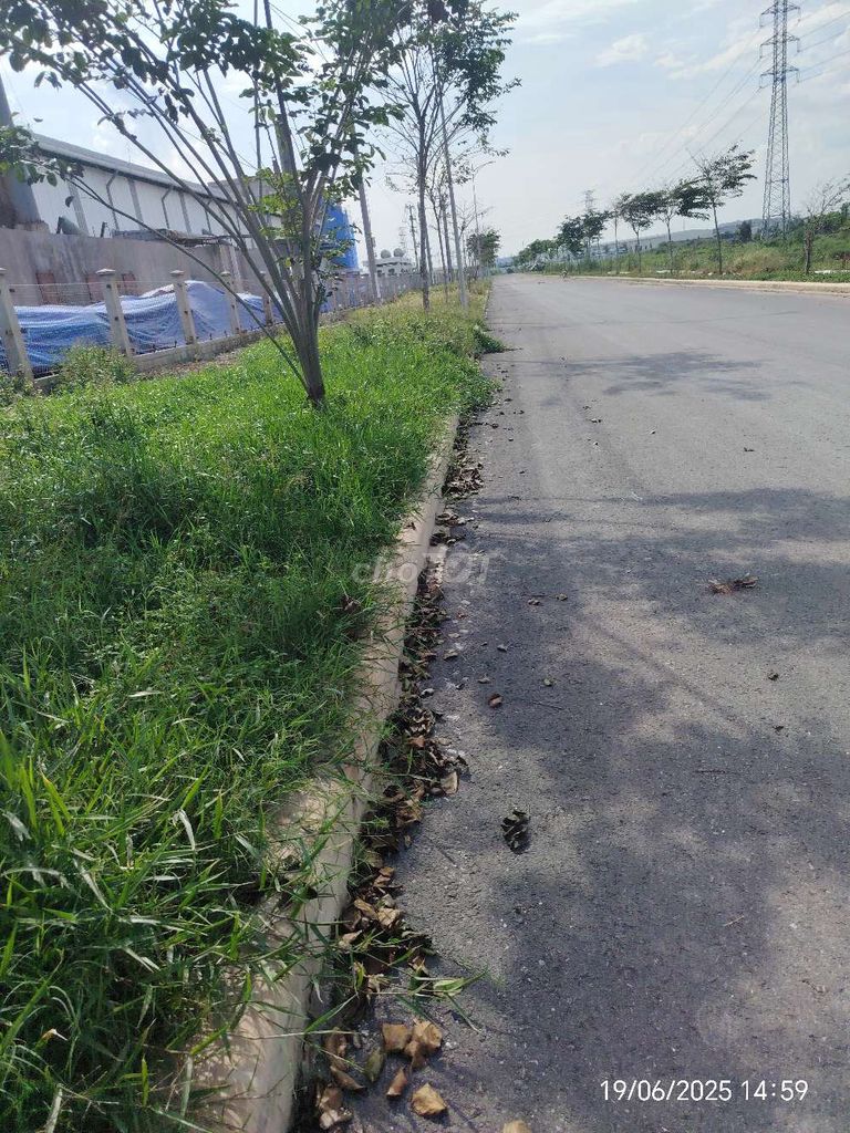 TUYỂN 3 TÀI XẾ XE TẢI LÀM VIỆC Ở ĐỨC HÒA, LONG AN. Việc làm Tài xế ô tô tại Huyện Đức Hòa Long An được đăng bởi Đăng Hào hình 2