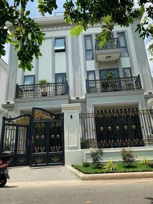 Rent · 5 bd · 270 м² · Quận 7, ул. Đường Nội Khu Nam Thông 1A