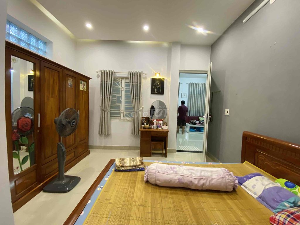 Bán nhà villa MT Hải Châu, gần Nguyễn Hữu Thọ, full nội thất toàn bộ